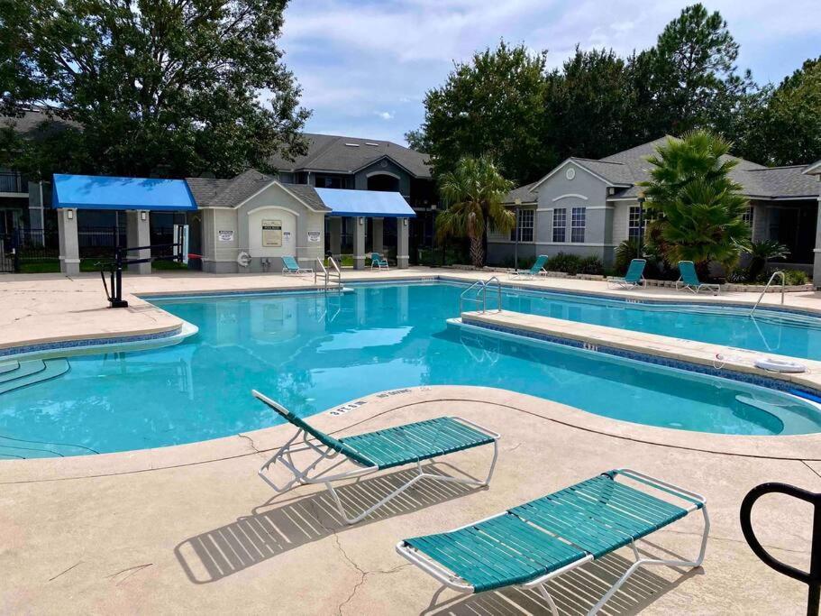 The Botanical Retreat, King Comfort & Poolside Peace Gainesville Exteriér fotografie